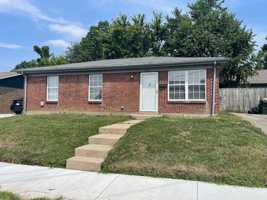 featured image of 623 E 7th St