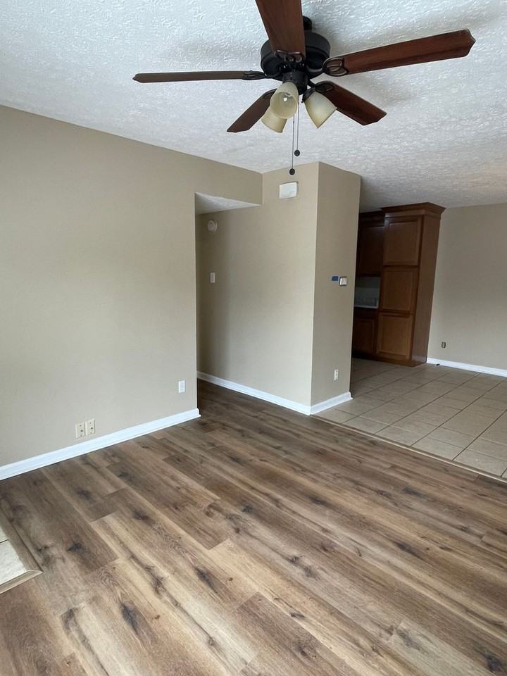 623 E 7th St - Photo 2 of 14