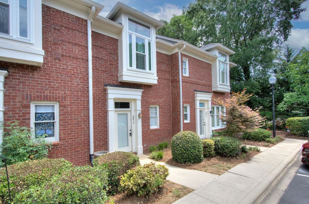 2673 Dilworth Heights Ln - Photo 2 of 25