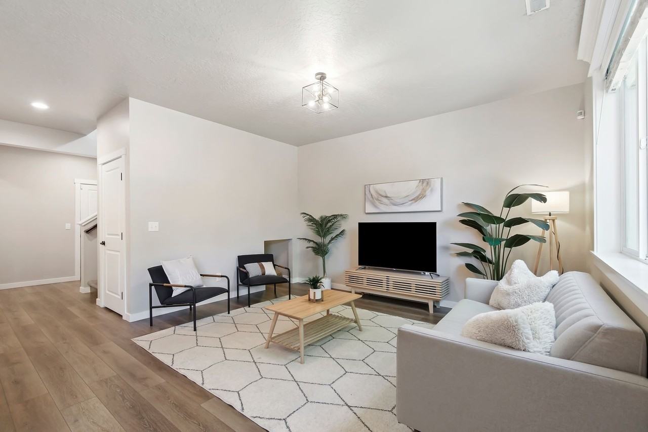2700 E Clarene Dr - Photo 6 of 14