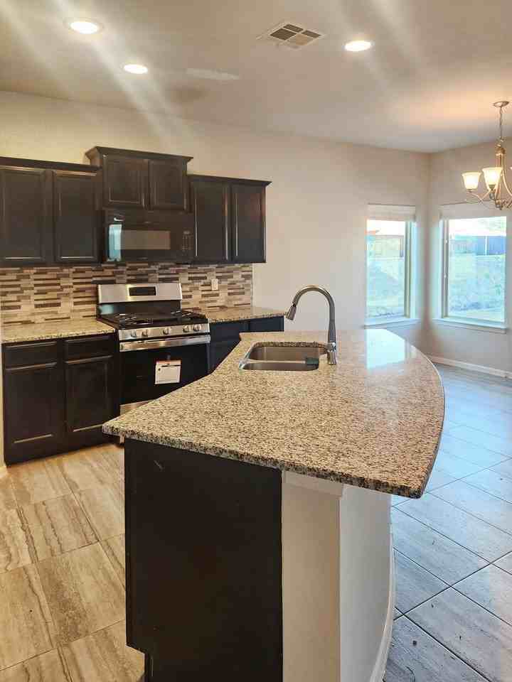 107 Rio Alamo Way - Photo 3 of 13