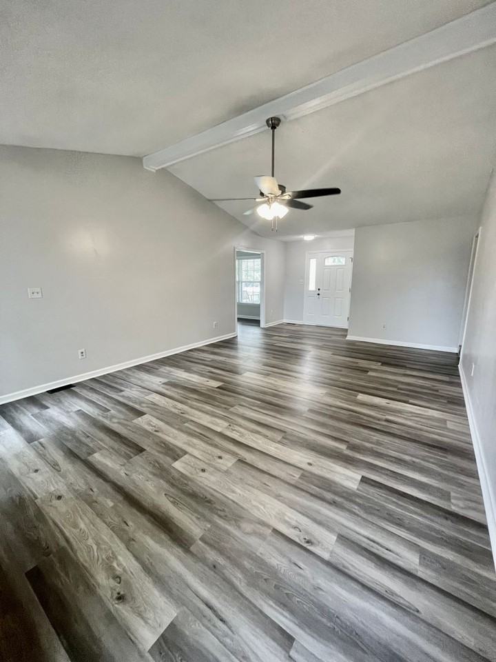 100 Hazelwood Dr - Photo 3 of 22