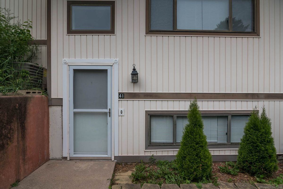 41 Shad Row - Photo 2 of 25