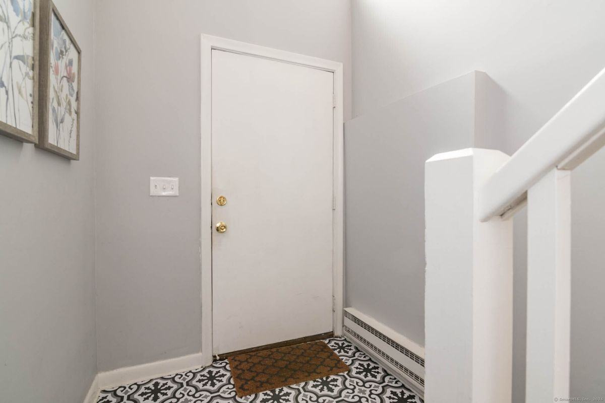 41 Shad Row - Photo 3 of 25