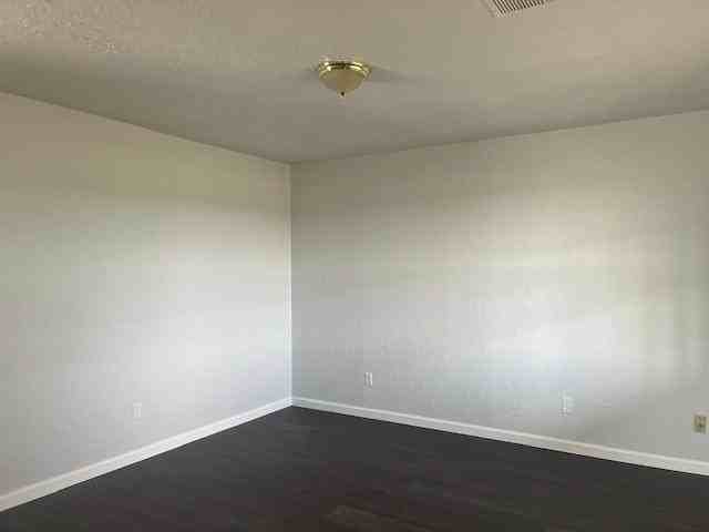4815 Nw Floyd Ave - Photo 2 of 27