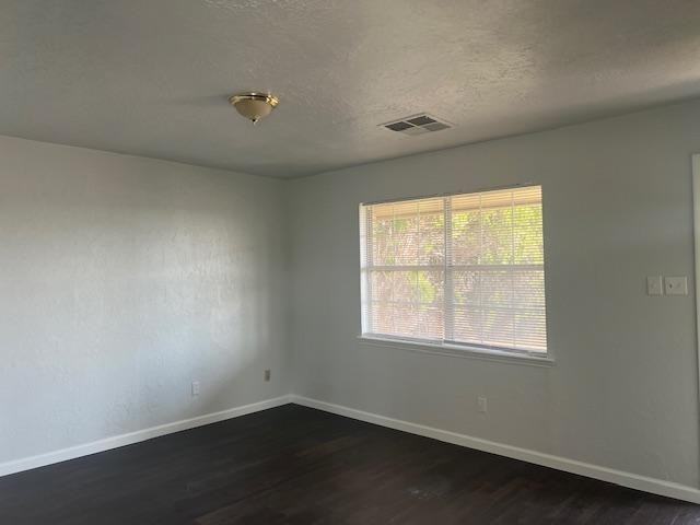 4815 Nw Floyd Ave - Photo 3 of 27