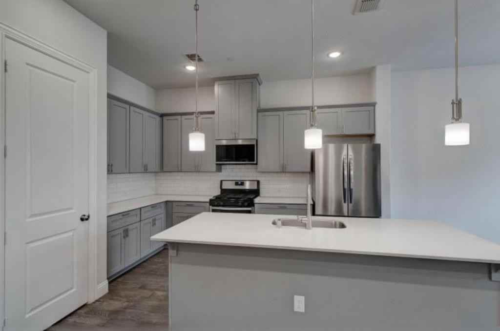 1564 Windermere Way - Photo 5 of 24