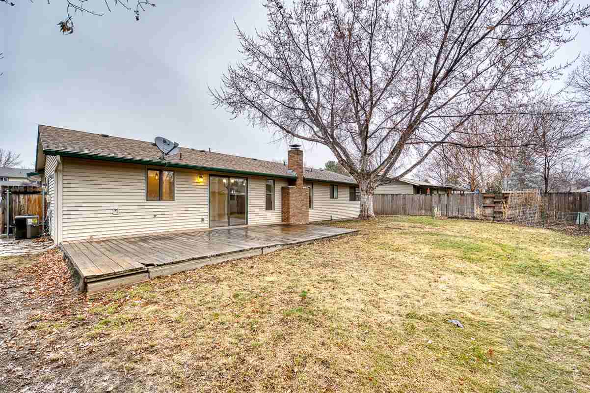 989 E Valencia St - Photo 4 of 22