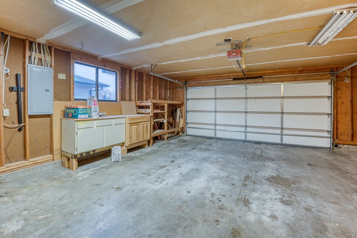 989 E Valencia St - Photo 7 of 22