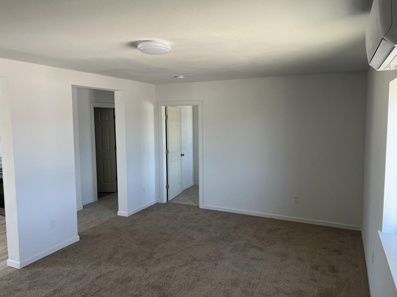 49 Jennifer Cir #1 - Photo 2 of 10