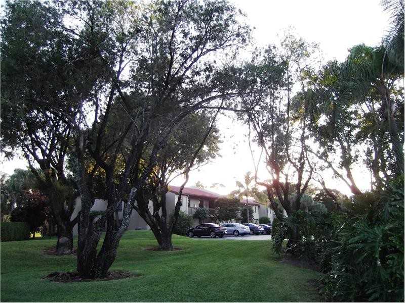 8410 Casa Del Lago - Photo 2 of 29