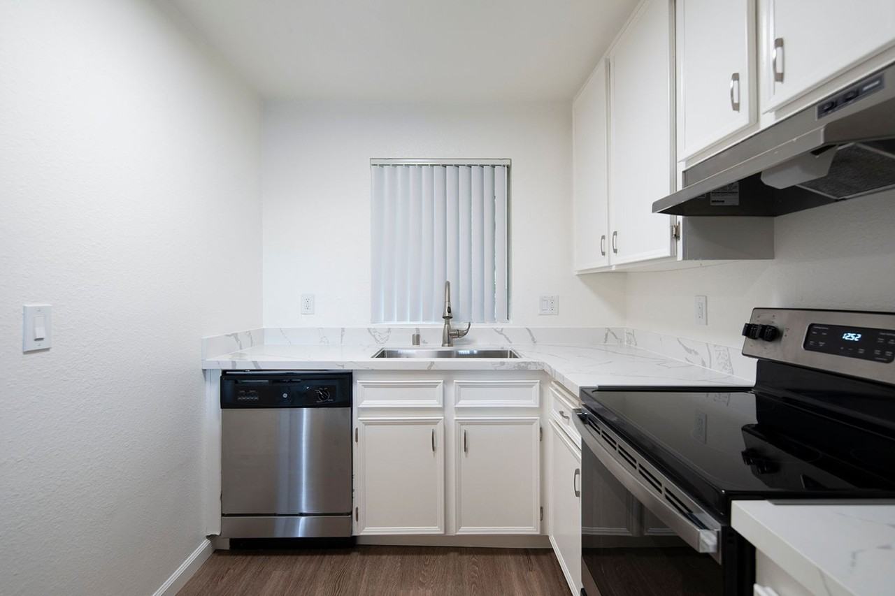 Park Place Apartments - Photo 5 of 22