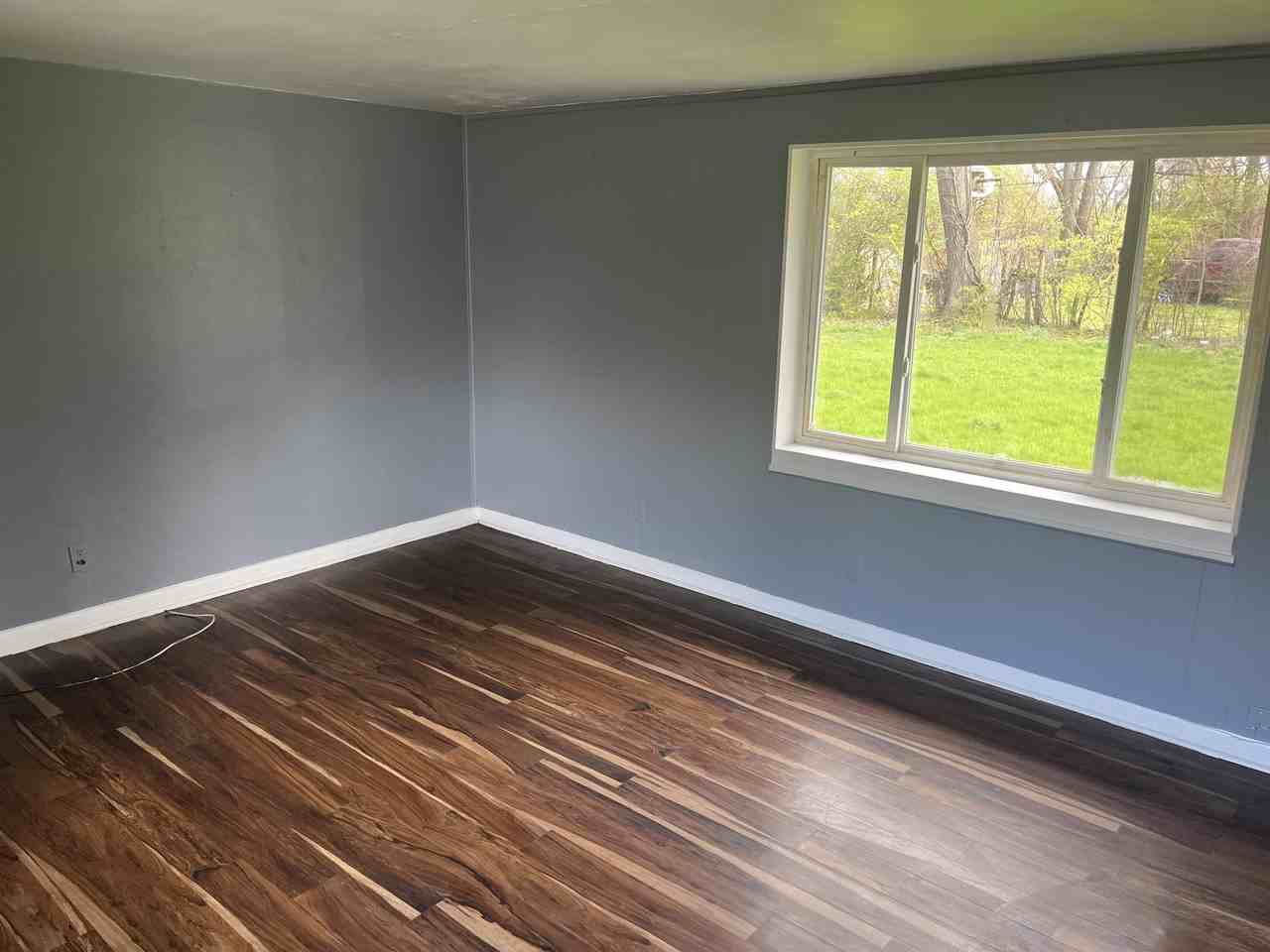 1256 Cedarview Dr E - Photo 3 of 7