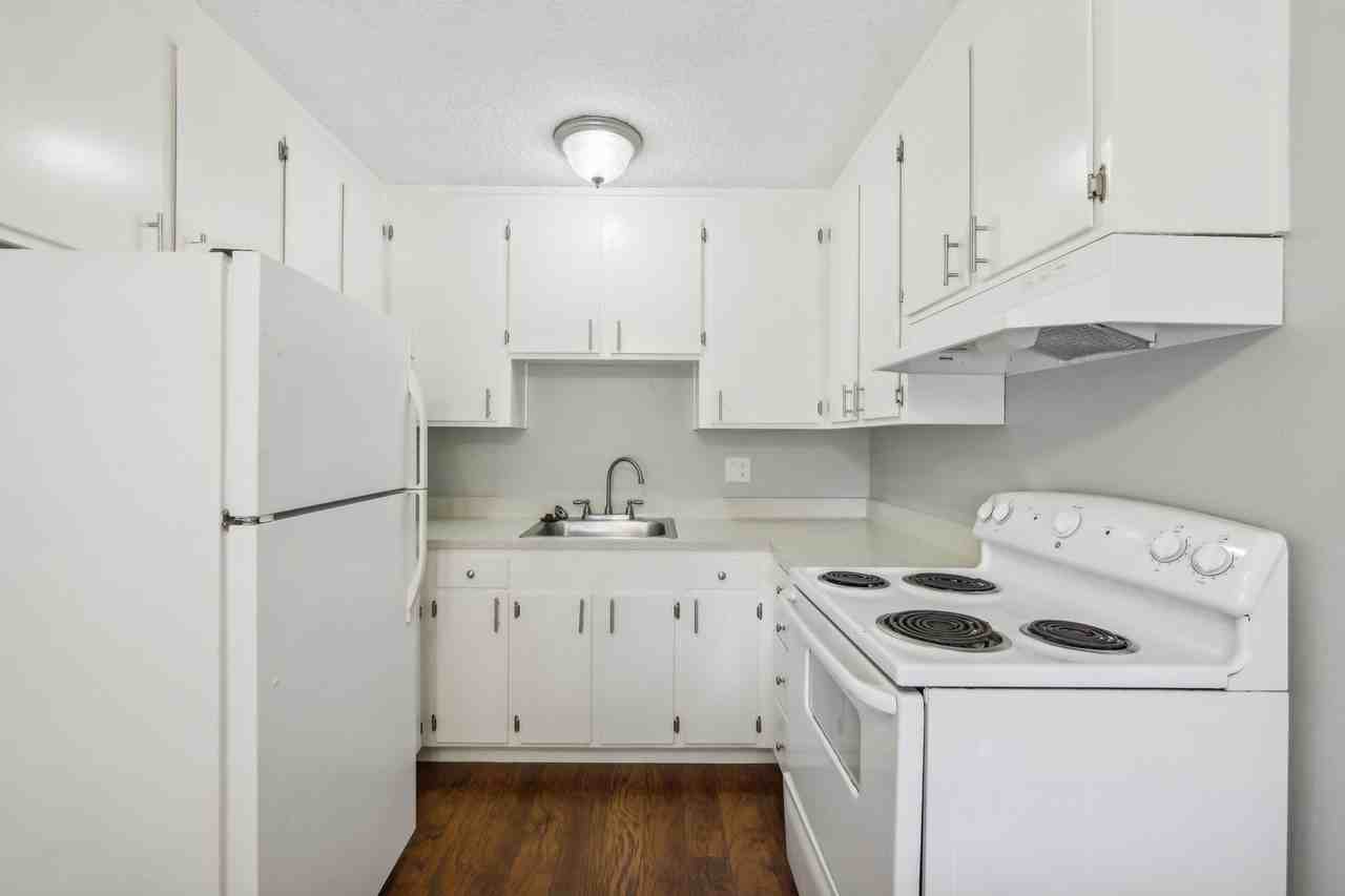 Metro Park Apartments - Photo 6 of 25