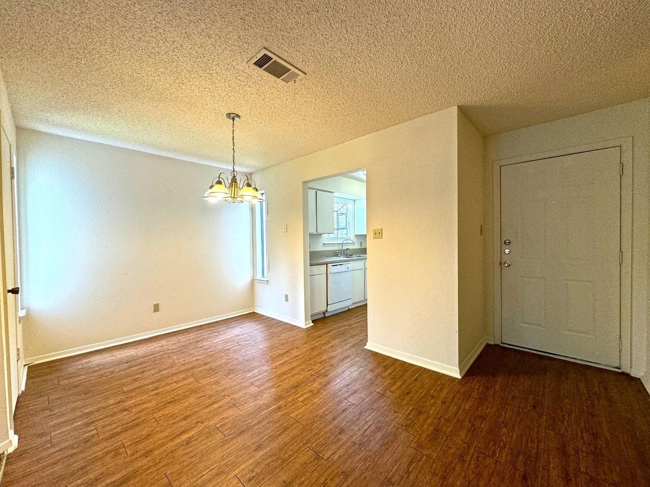 4321 Lake Shore Villa Dr - Photo 3 of 12