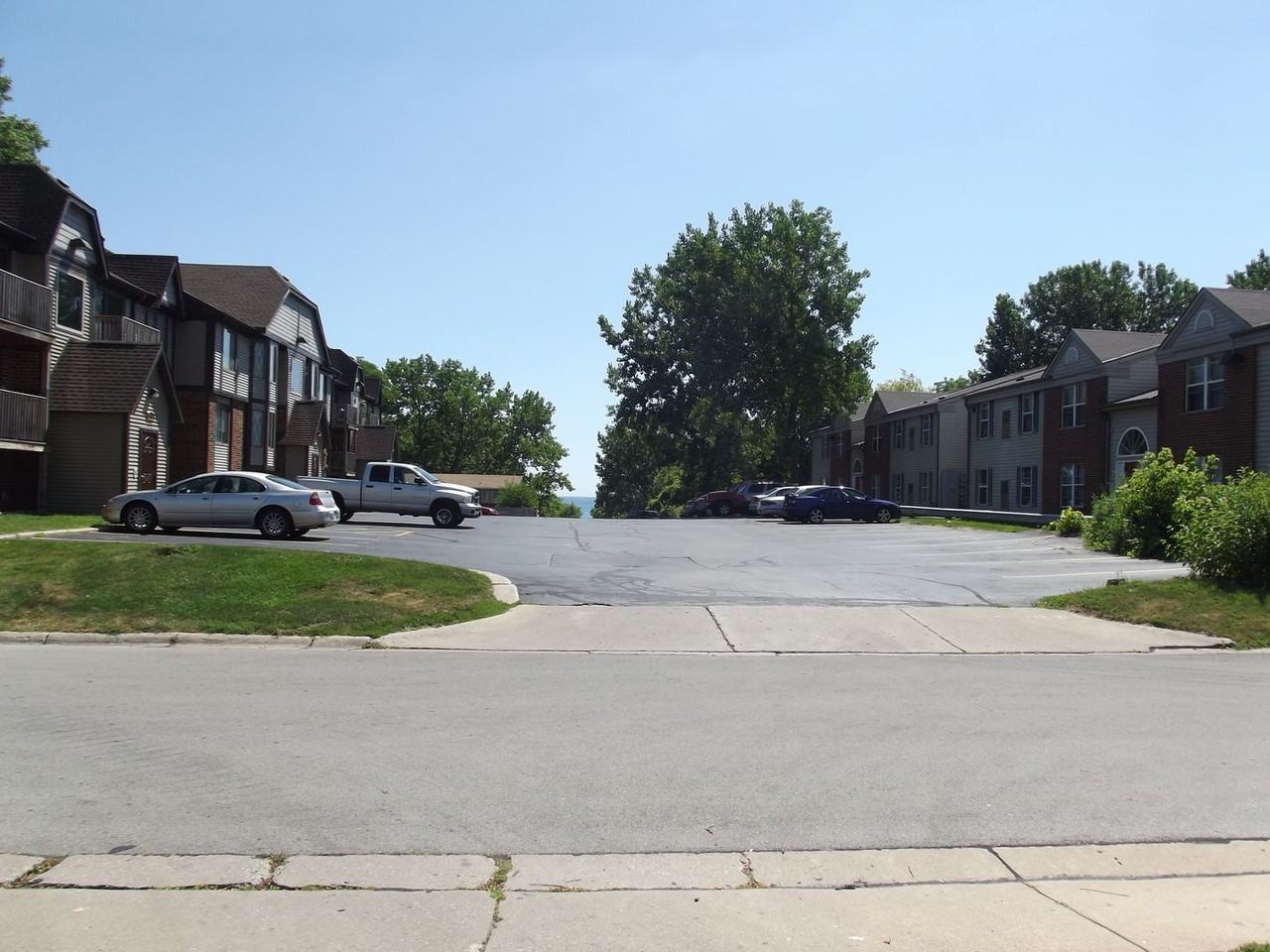 Lake Bluff Apartment Homes - Photo 4 of 17