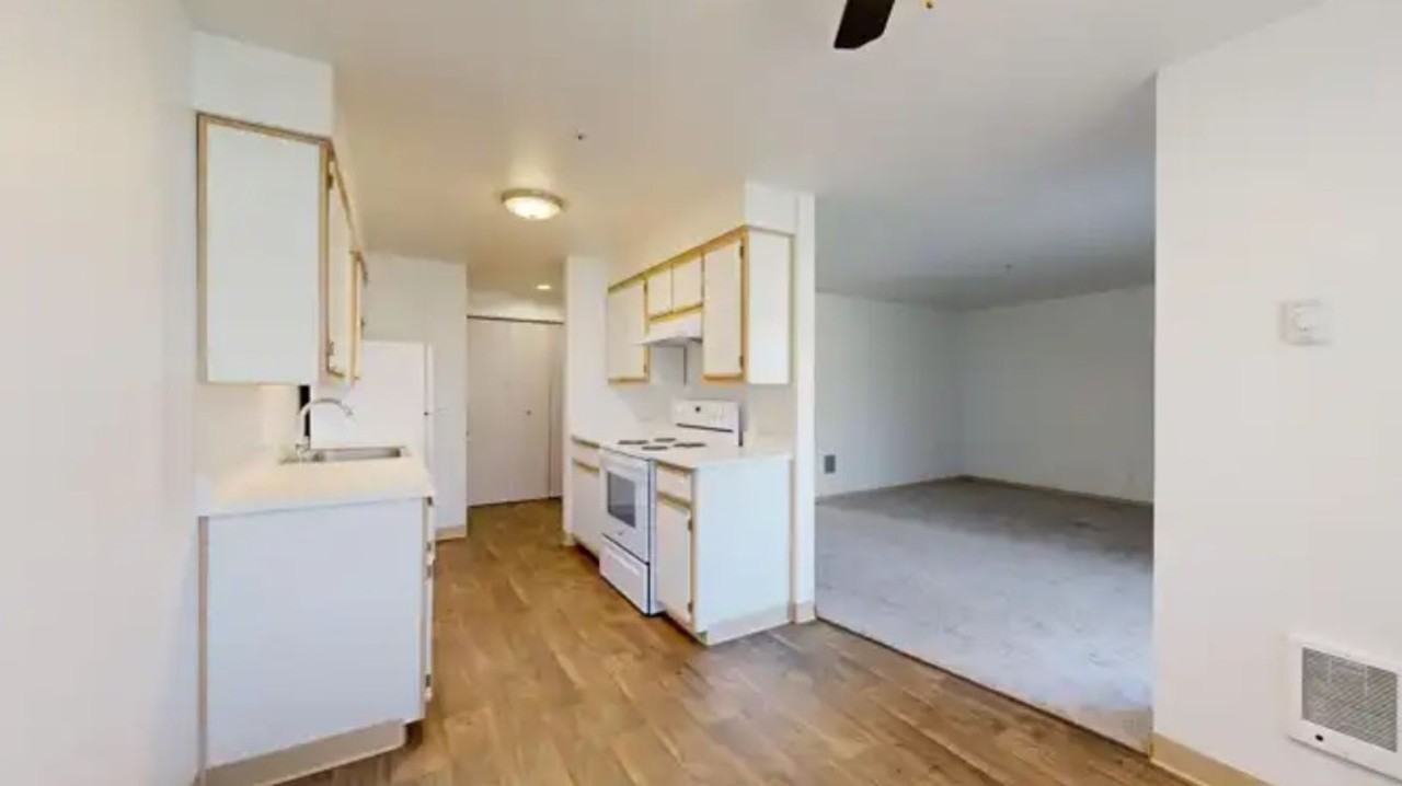 4798 Parkhurst Lane NE - Photo 2 of 30