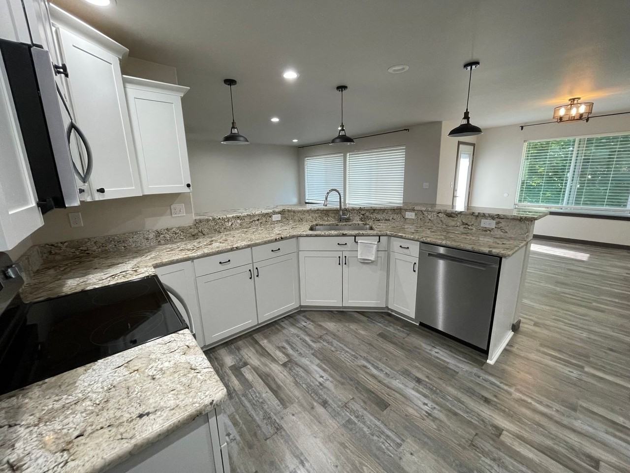 2525 El Mar St - Photo 5 of 23