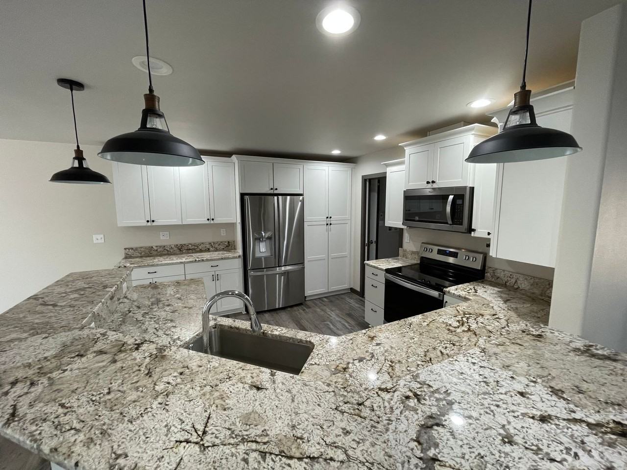 2525 El Mar St - Photo 6 of 23