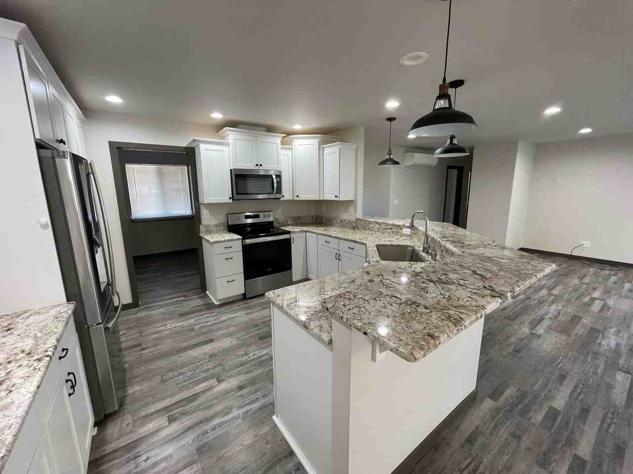 2525 El Mar St - Photo 7 of 23