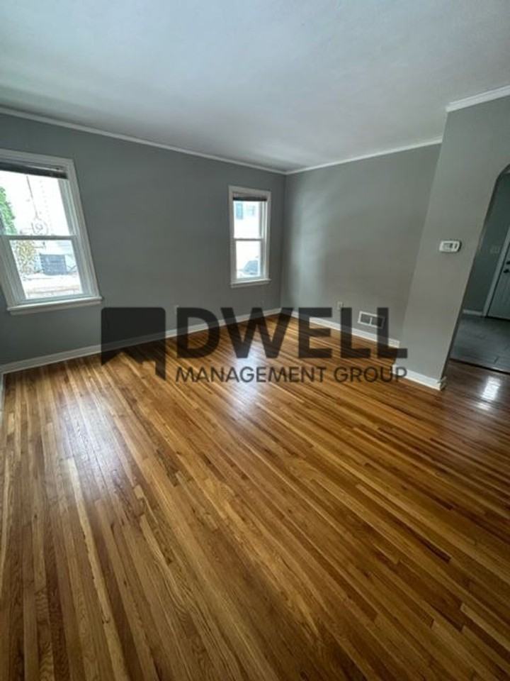 25 8th St Nw - Photo 2 of 11