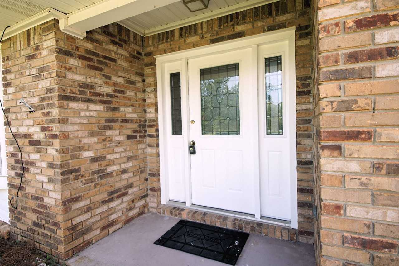 211 Brian Cir - Photo 4 of 40