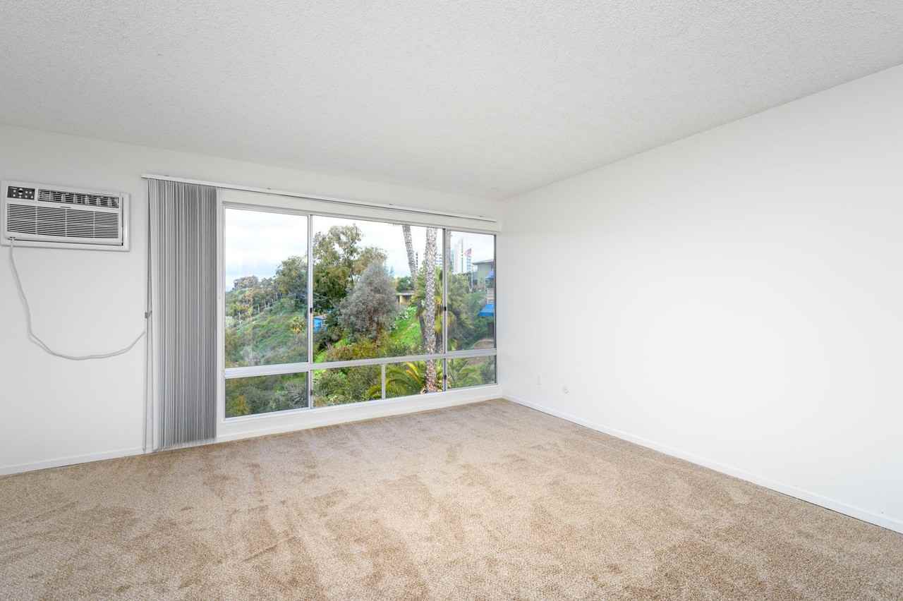 A Walkers Paradise and Serene Canyon Views in one of San Diego's most charming neighborhoods, Mission Hills! - Photo 5 of 31