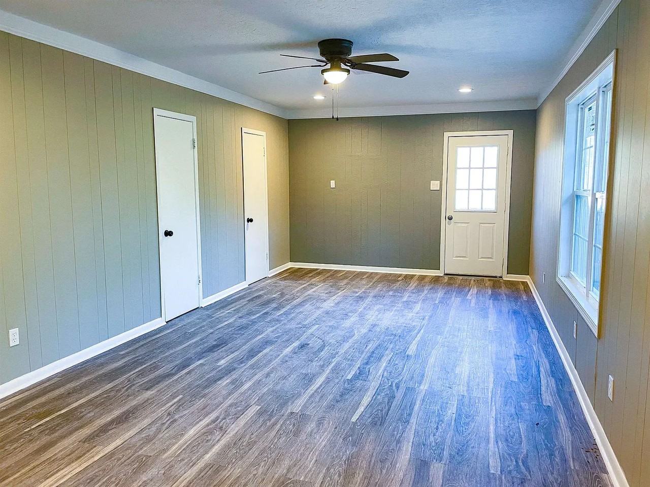 3540 Evangeline Dr - Photo 2 of 11