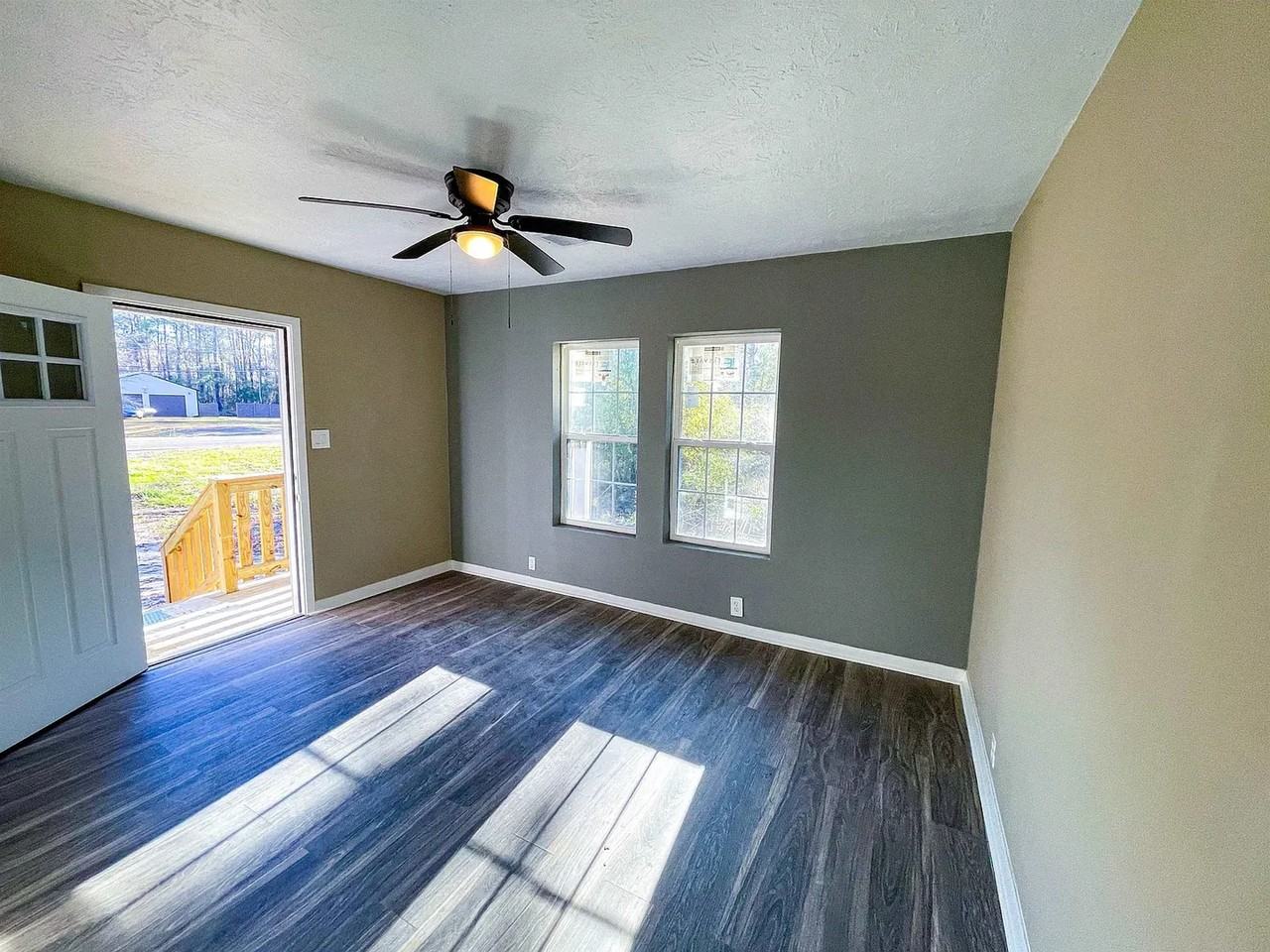 3540 Evangeline Dr - Photo 3 of 11