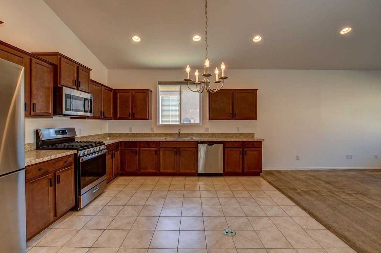 6222 Goldfinch Dr - Photo 5 of 31