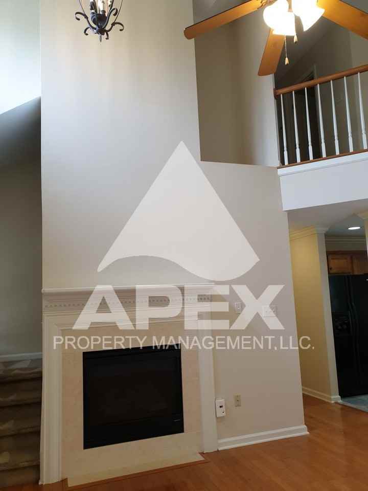 1742 Bombay Ln - Photo 5 of 30