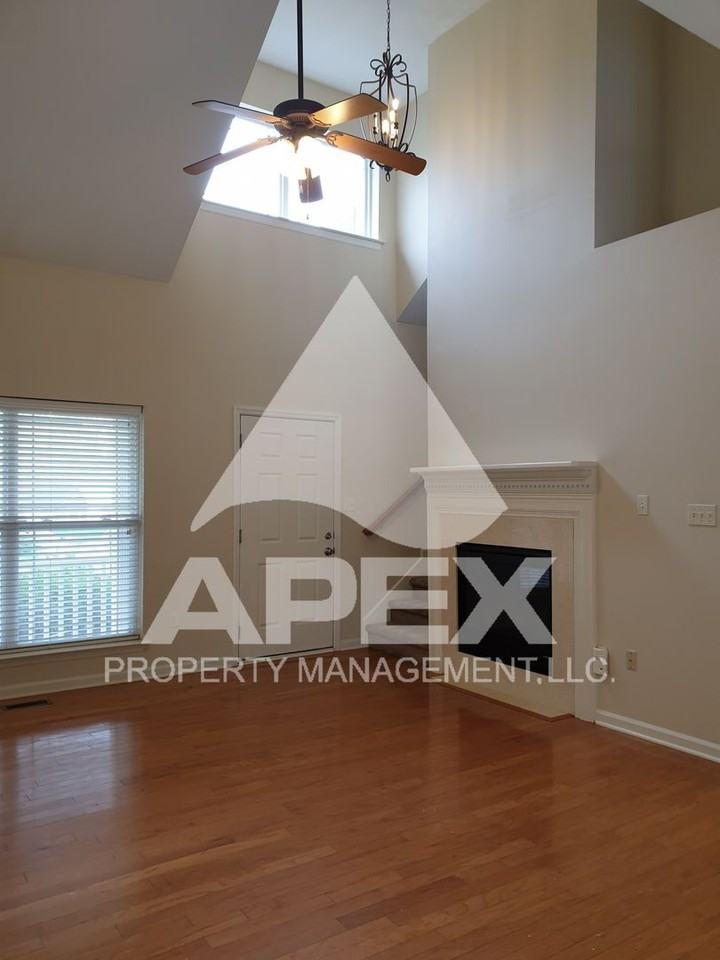 1742 Bombay Ln - Photo 6 of 30