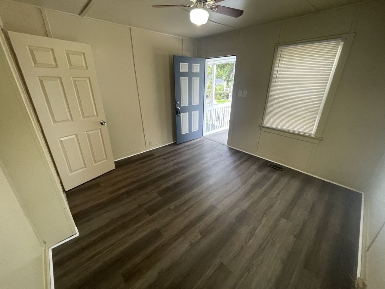 661 Coleman St - Photo 3 of 9