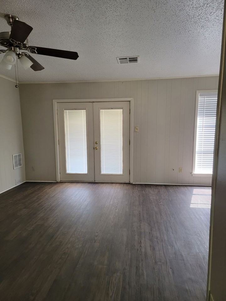 2508 Conrad Street - Photo 7 of 18