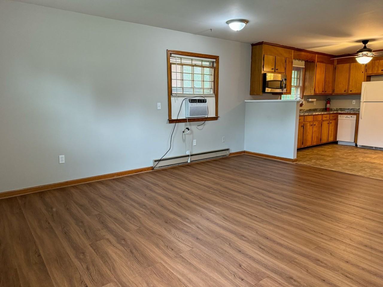 114 Oak Ave - Photo 3 of 13