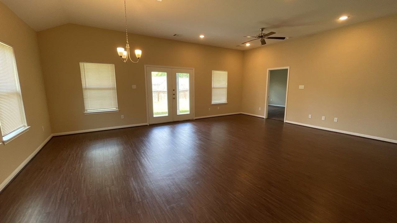 8017 Charlesmont St - Photo 3 of 35