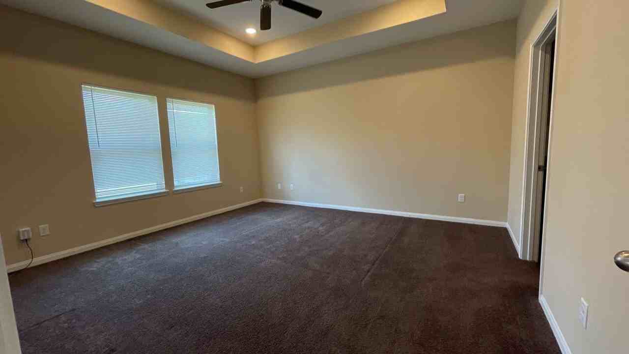 8017 Charlesmont St - Photo 6 of 35