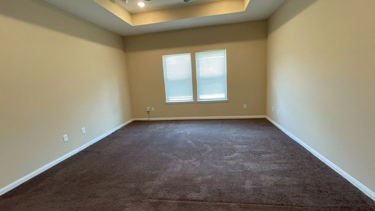 8017 Charlesmont St - Photo 7 of 35