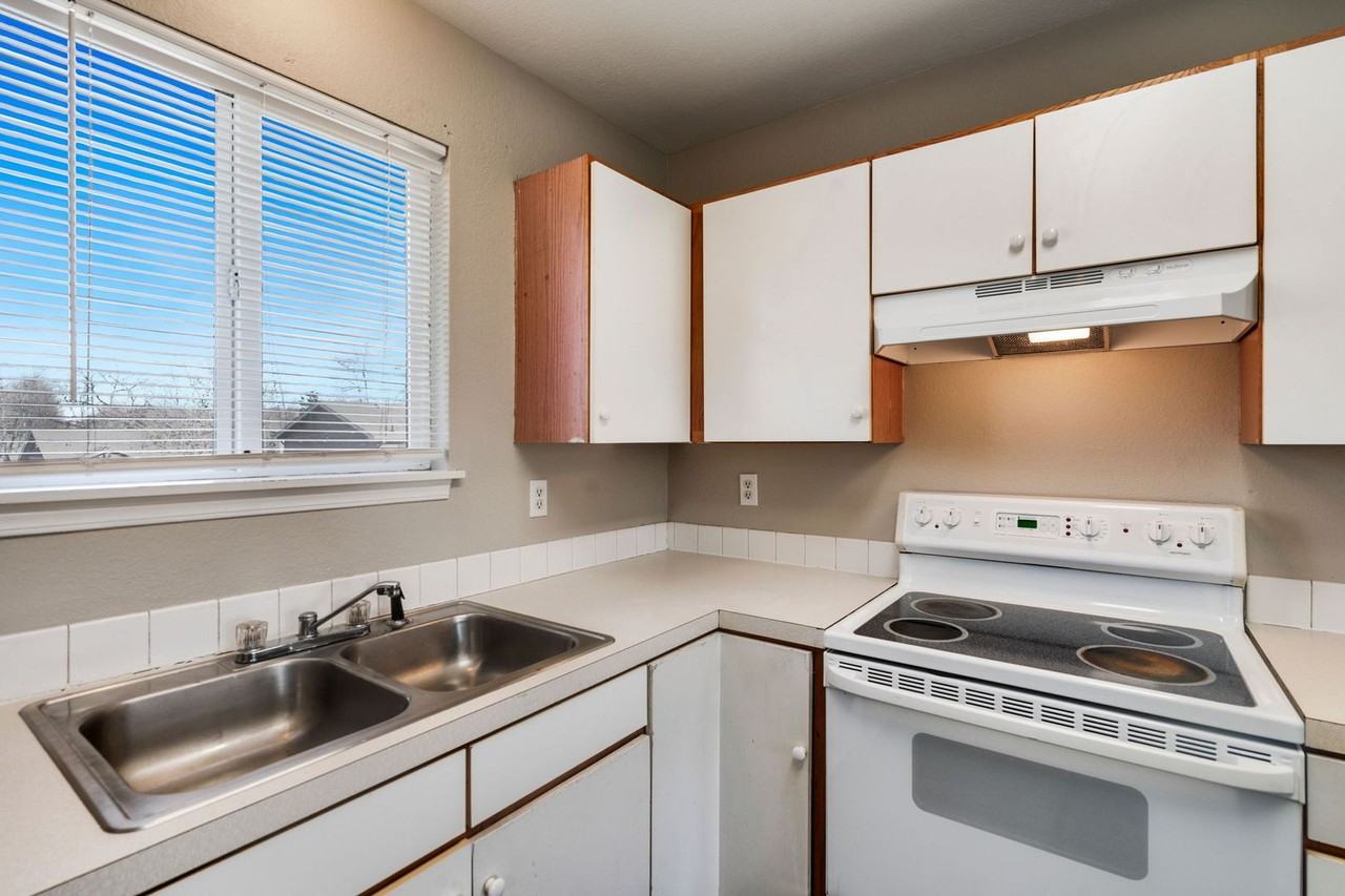 513 Laporte Ave - Photo 5 of 29