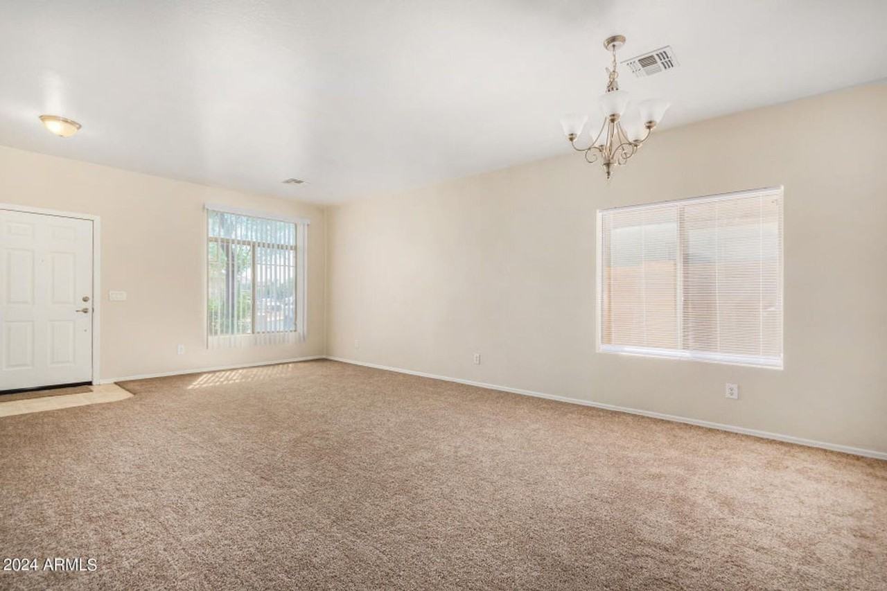 19061 N San Pablo St - Photo 5 of 41