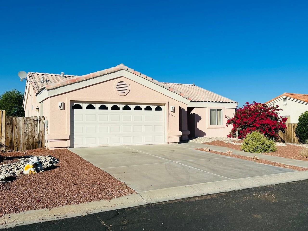 6529 S Lantana Dr - Photo 2 of 2