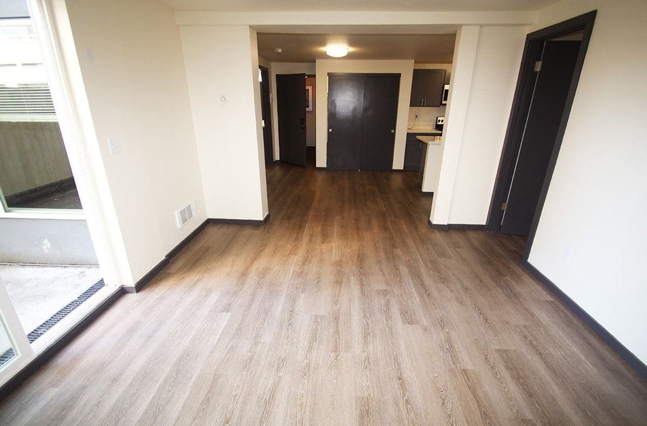 Hamilton Hall Apartments - Photo 3 of 31