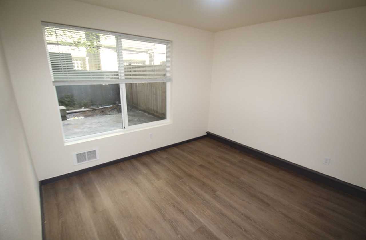 Hamilton Hall Apartments - Photo 6 of 31