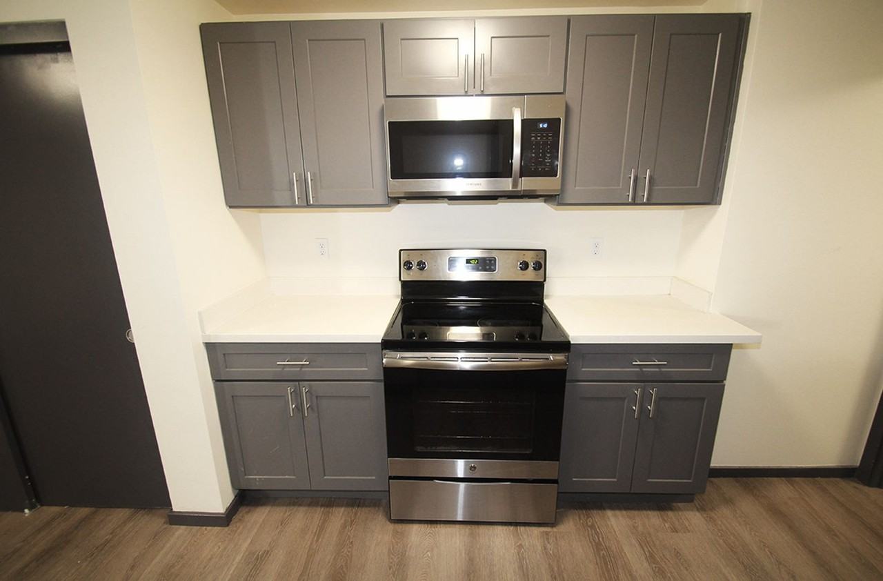 Hamilton Hall Apartments - Photo 7 of 31