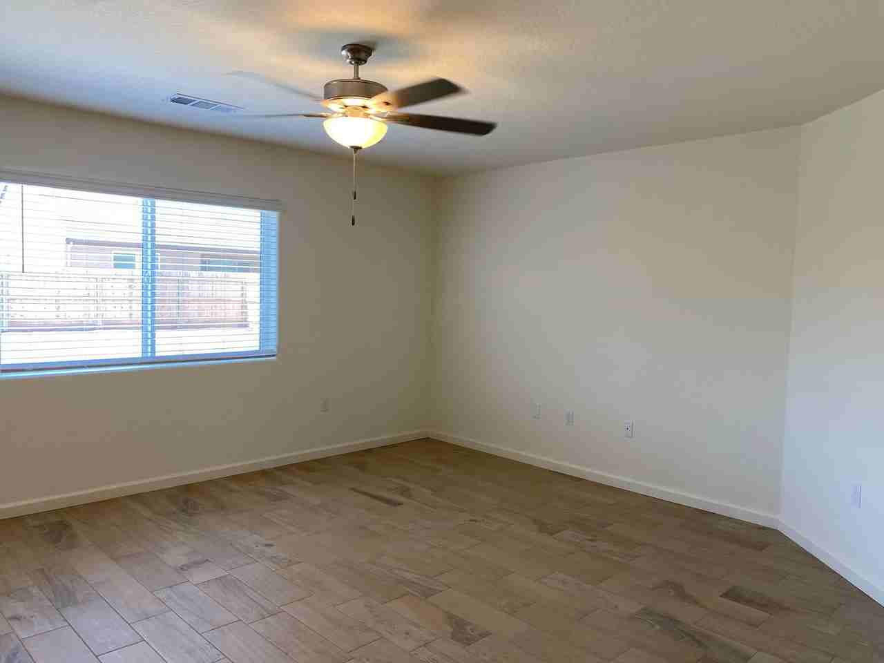 1975 W Escher Dr - Photo 6 of 17