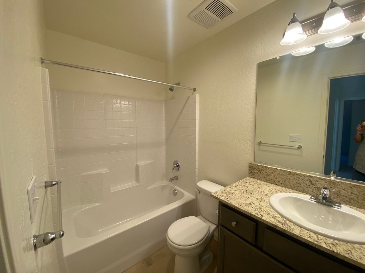 1975 W Escher Dr - Photo 7 of 17
