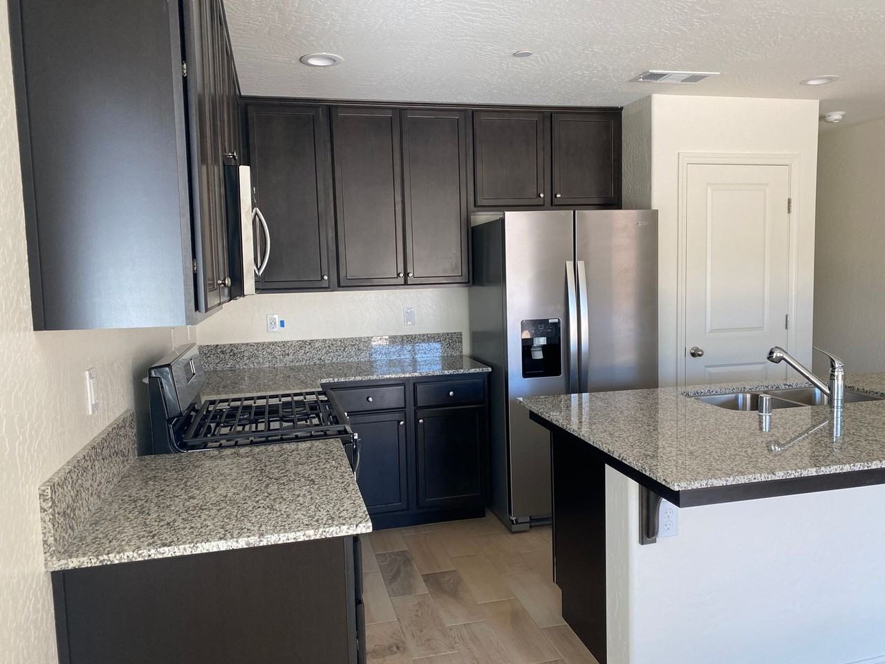 2074 W Ambassador Way - Photo 3 of 17