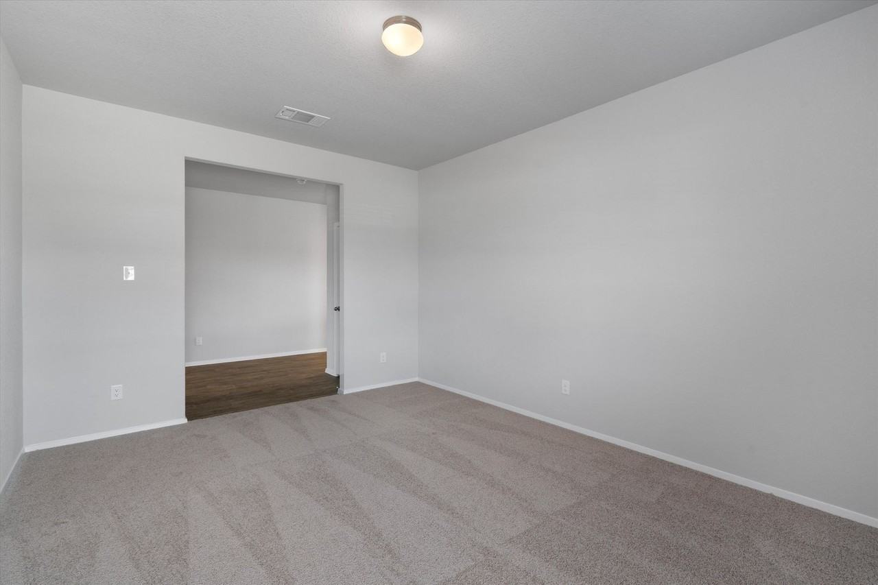 371 Hortus Dr - Photo 7 of 32
