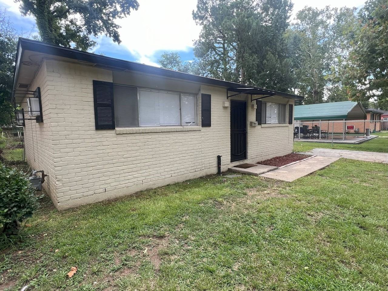 6186 Pontotoc St - Photo 2 of 22