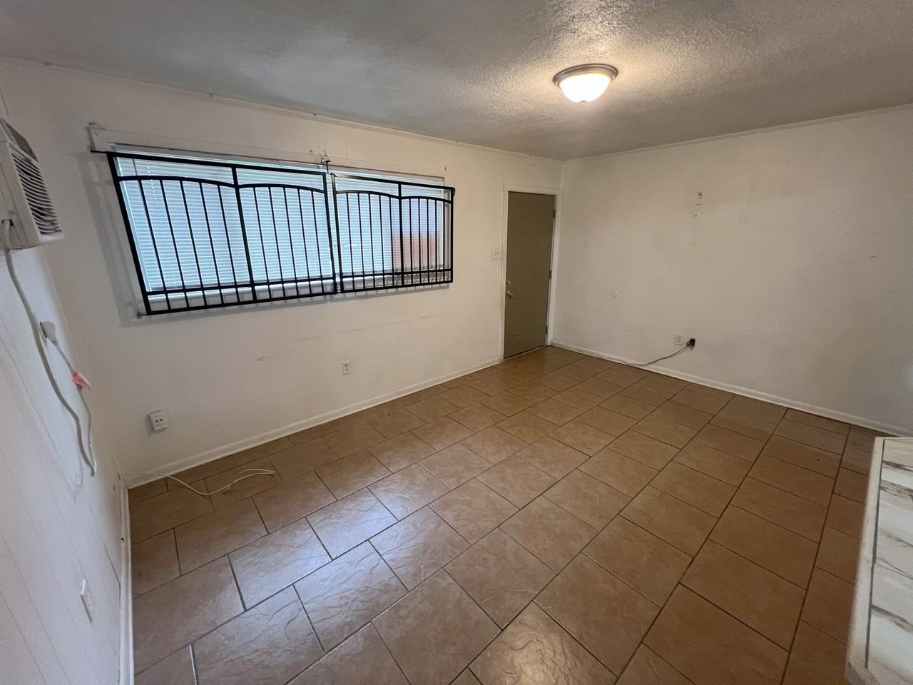 6186 Pontotoc St - Photo 3 of 22